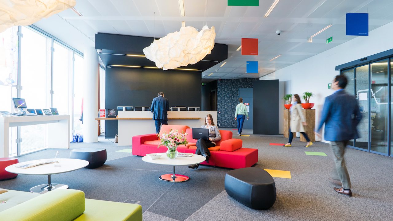 Hybrid workspaces